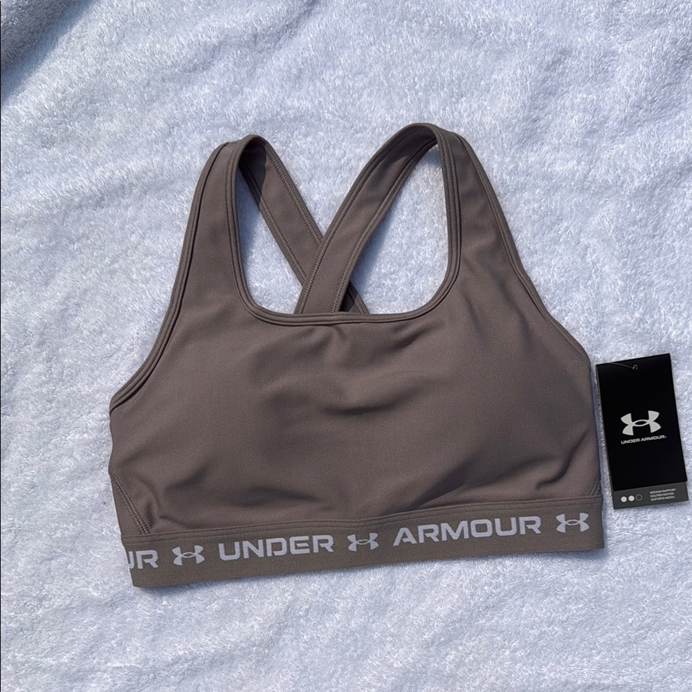 NWT Under Armour Sports Bra with Racerback Design